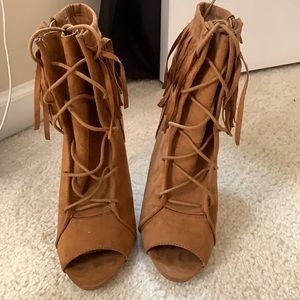 6inch Brown heels with tassel hanging